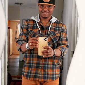 Meet your Posher, Ayodeji